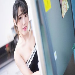 小奶狗腹肌体育生：天台放烟花的动感与浪漫